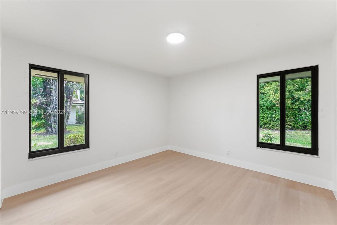 En Venta: $1,400,000 (4 camas, 2 baños, 2449 Pies cuadrados)