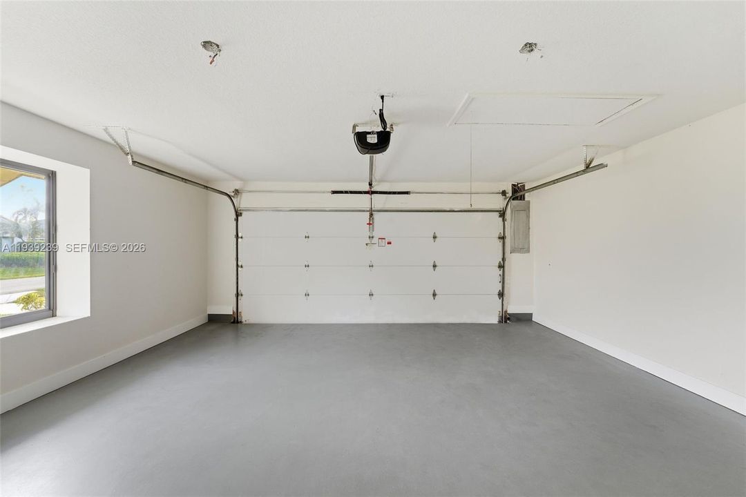 En Venta: $1,400,000 (4 camas, 2 baños, 2449 Pies cuadrados)