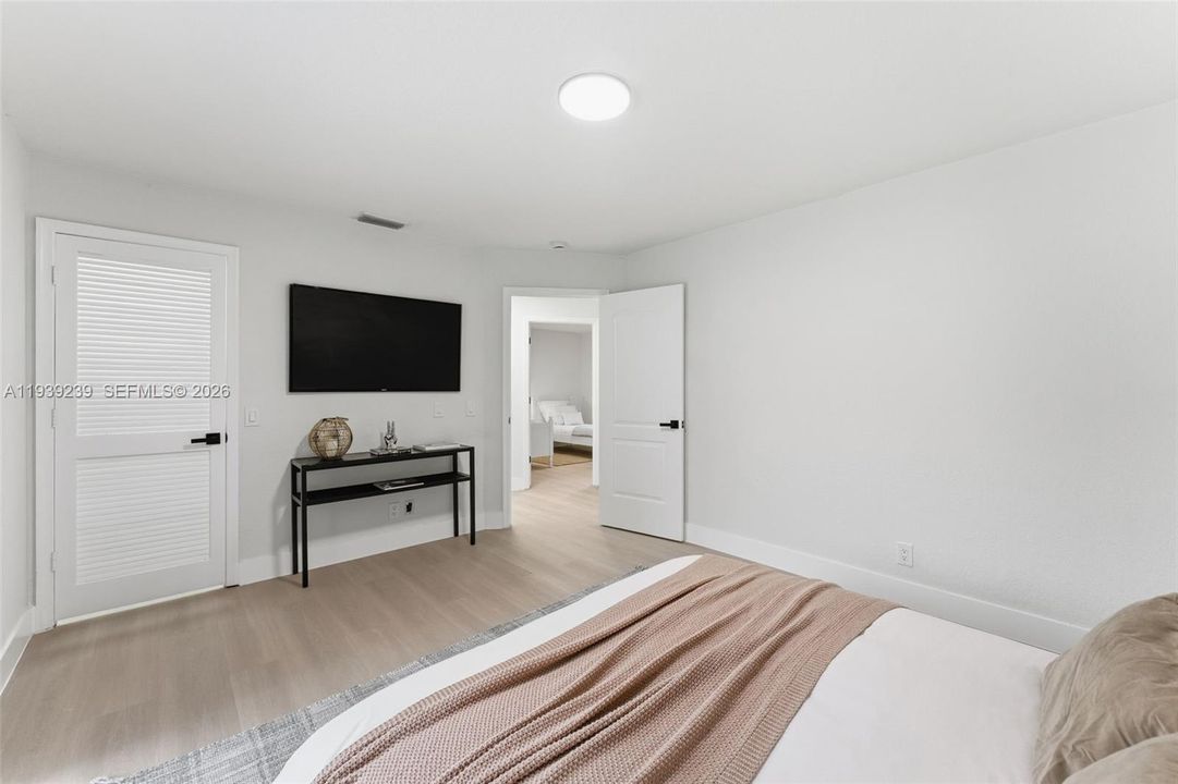 En Venta: $1,400,000 (4 camas, 2 baños, 2449 Pies cuadrados)