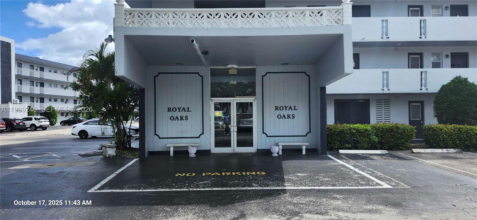 合同活跃: $1,700 (1 贝兹, 1 浴室, 1044 平方英尺)