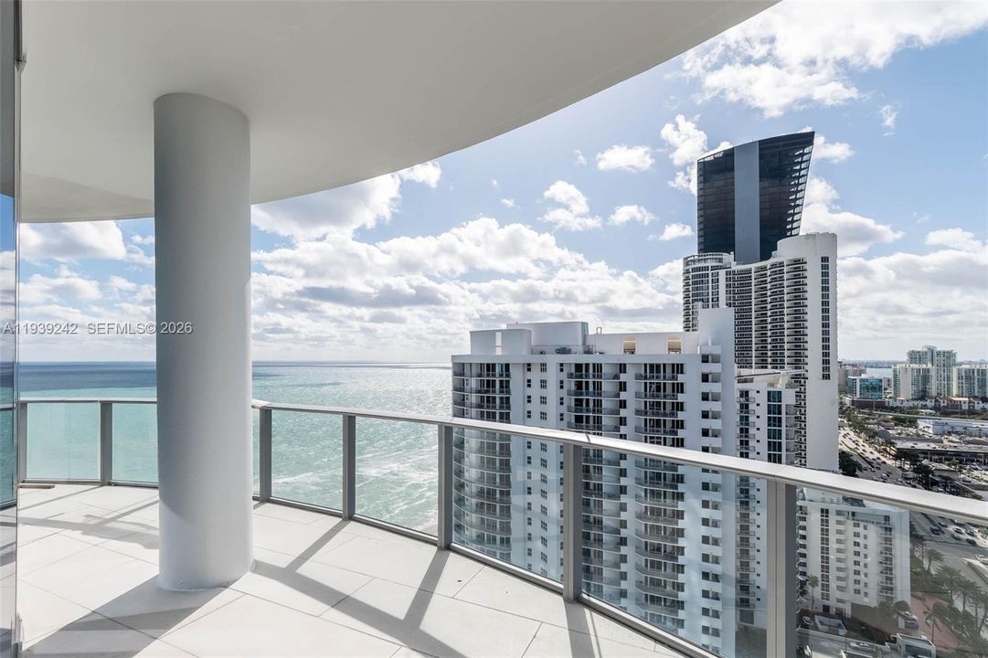 En Venta: $2,690,000 (2 camas, 3 baños, 2070 Pies cuadrados)