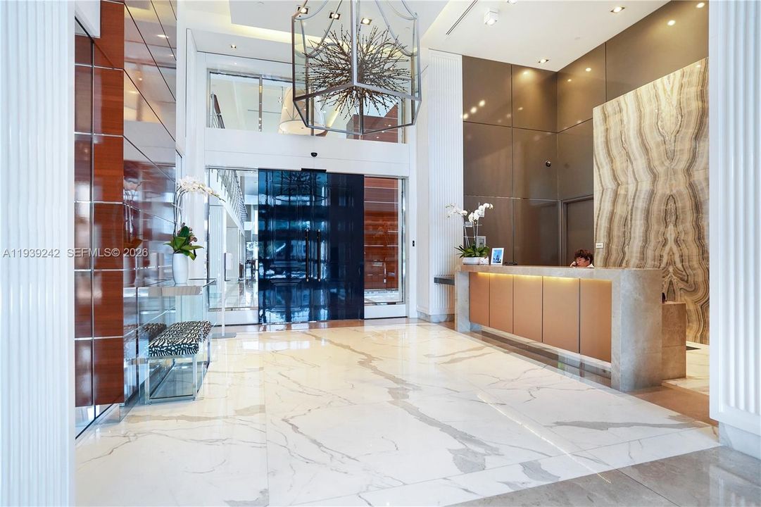 En Venta: $2,690,000 (2 camas, 3 baños, 2070 Pies cuadrados)