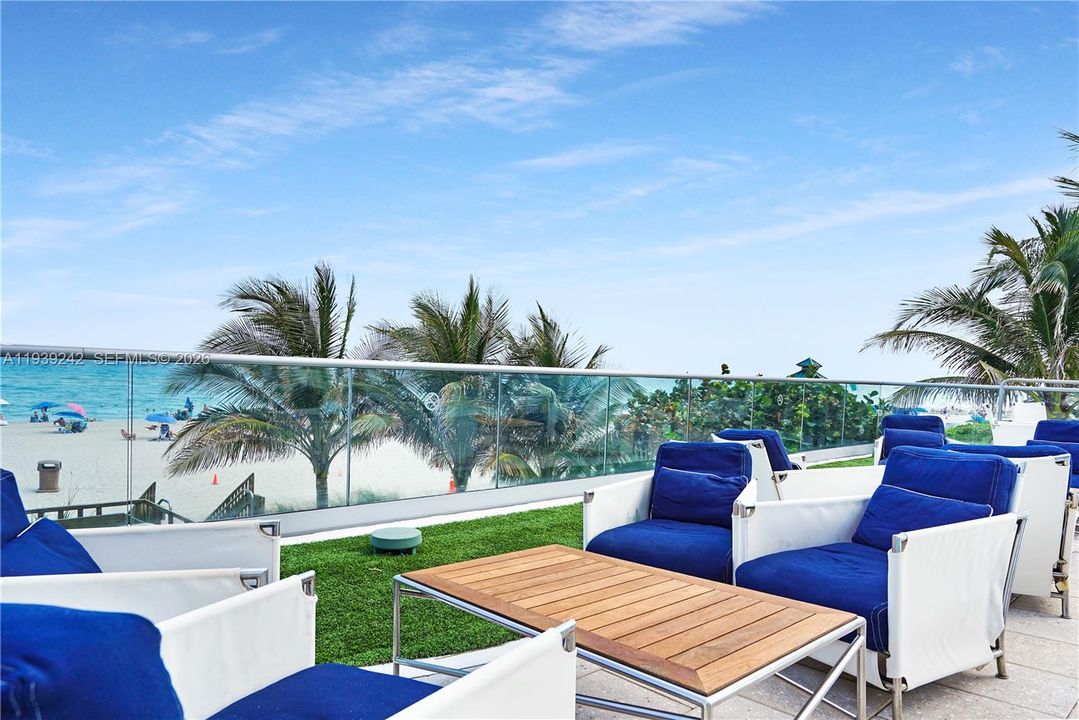 En Venta: $2,690,000 (2 camas, 3 baños, 2070 Pies cuadrados)