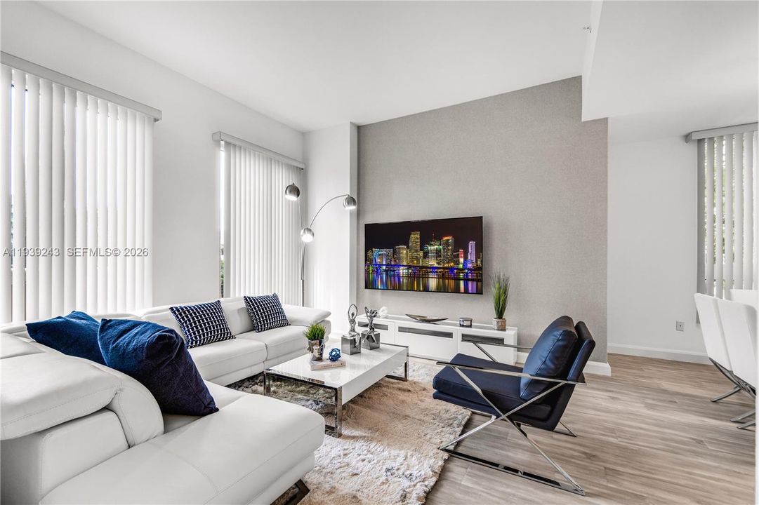 出租: $8,800 (2 贝兹, 2 浴室, 1330 平方英尺)