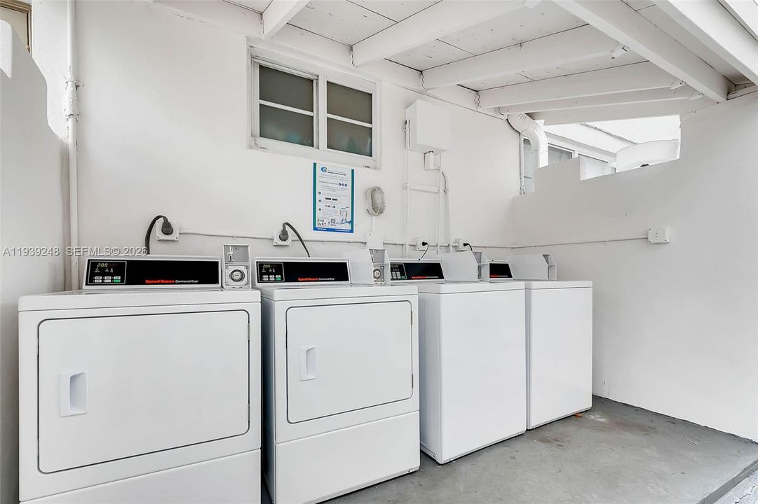 For Rent: $2,500 (2 beds, 2 baths, 700 Square Feet)