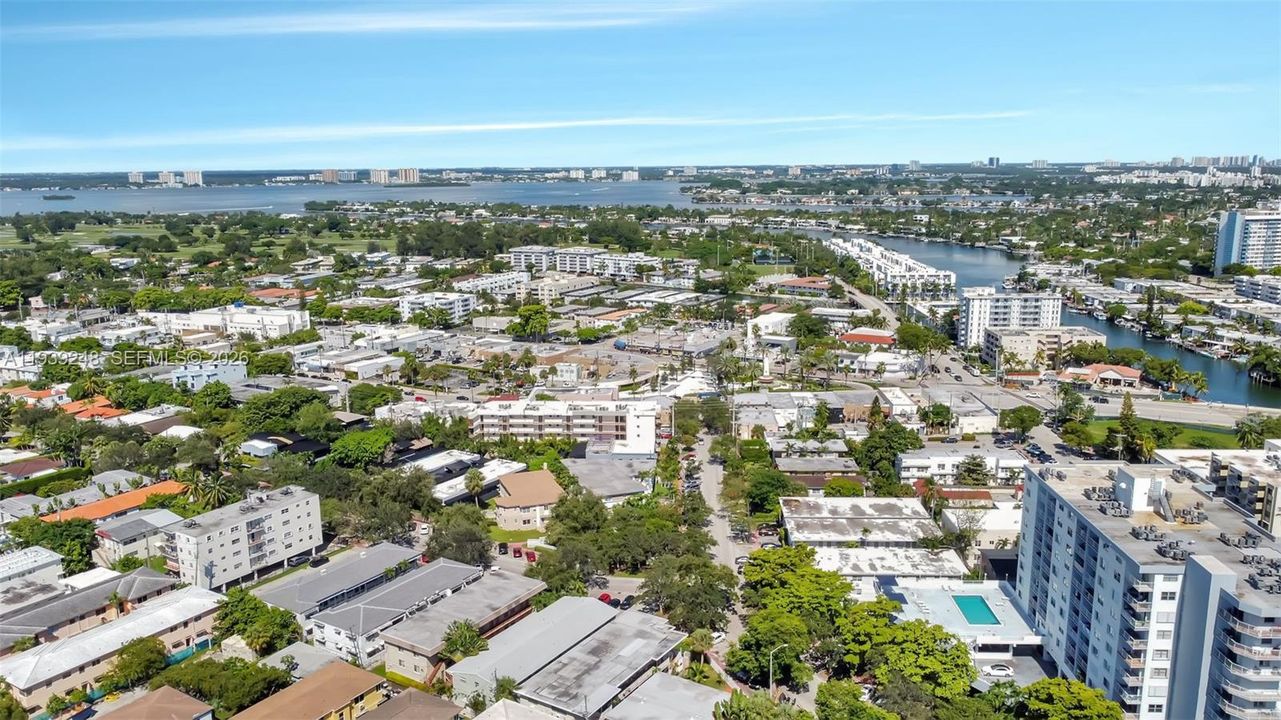 For Rent: $2,500 (2 beds, 2 baths, 700 Square Feet)