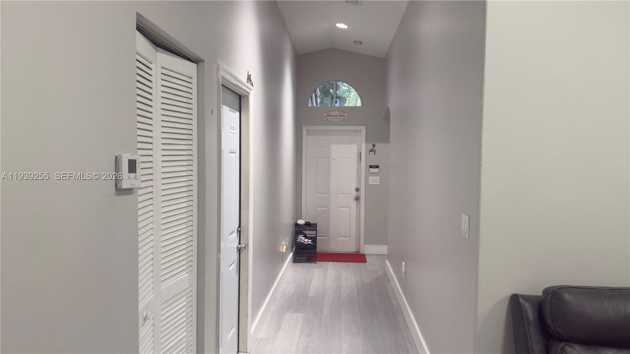 В аренду: $3,000 (3 спален, 2 ванн, 1336 Квадратных фут)