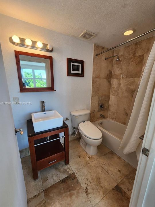 For Rent: $2,650 (2 beds, 2 baths, 1500 Square Feet)