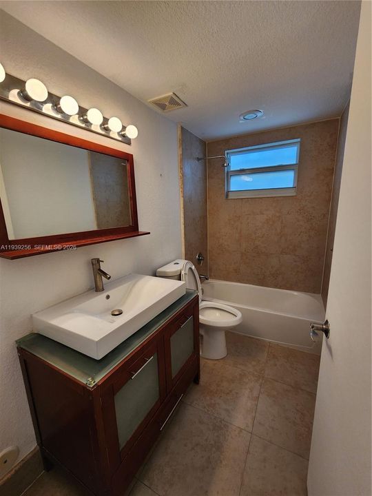 For Rent: $2,650 (2 beds, 2 baths, 1500 Square Feet)