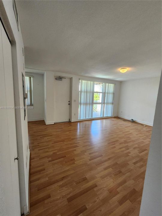 For Rent: $2,650 (2 beds, 2 baths, 1500 Square Feet)