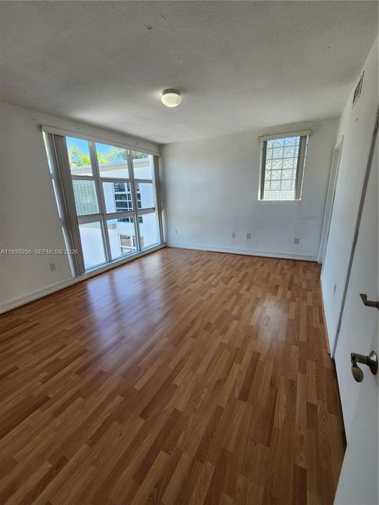 For Rent: $2,650 (2 beds, 2 baths, 1500 Square Feet)
