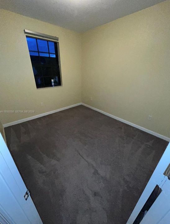 出租: $3,000 (3 贝兹, 2 浴室, 1642 平方英尺)