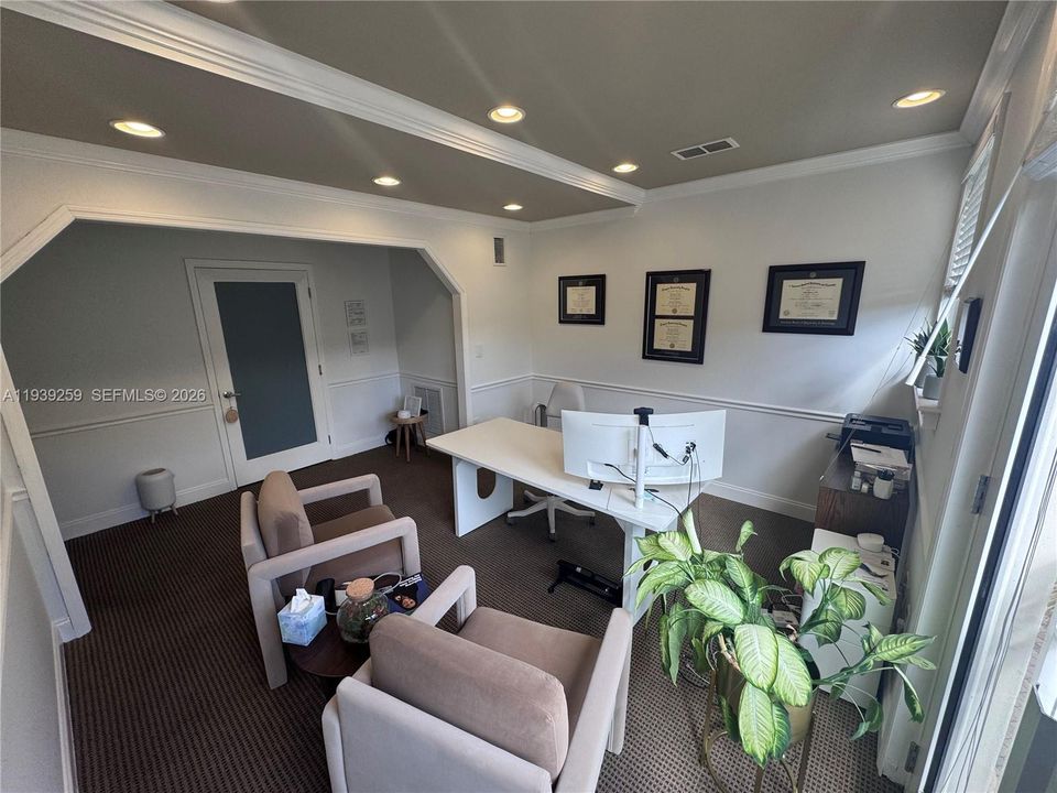 出租: $1,700 (0 贝兹, 0 浴室, 0 平方英尺)