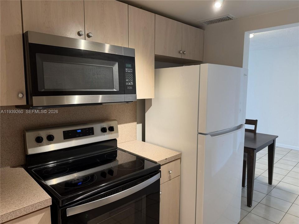 En Venta: $350,000 (2 camas, 2 baños, 1177 Pies cuadrados)