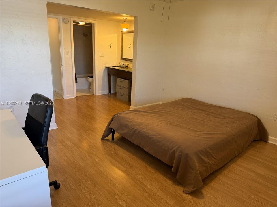 En Venta: $350,000 (2 camas, 2 baños, 1177 Pies cuadrados)