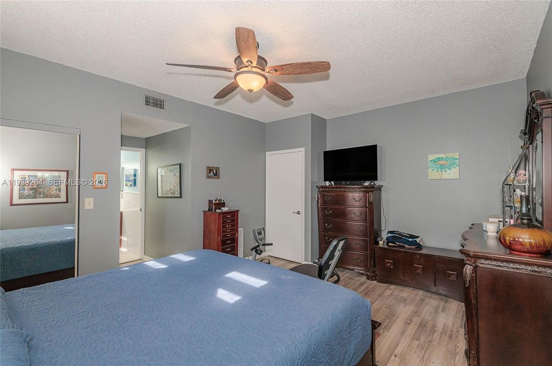 出租: $2,900 (2 贝兹, 2 浴室, 1316 平方英尺)