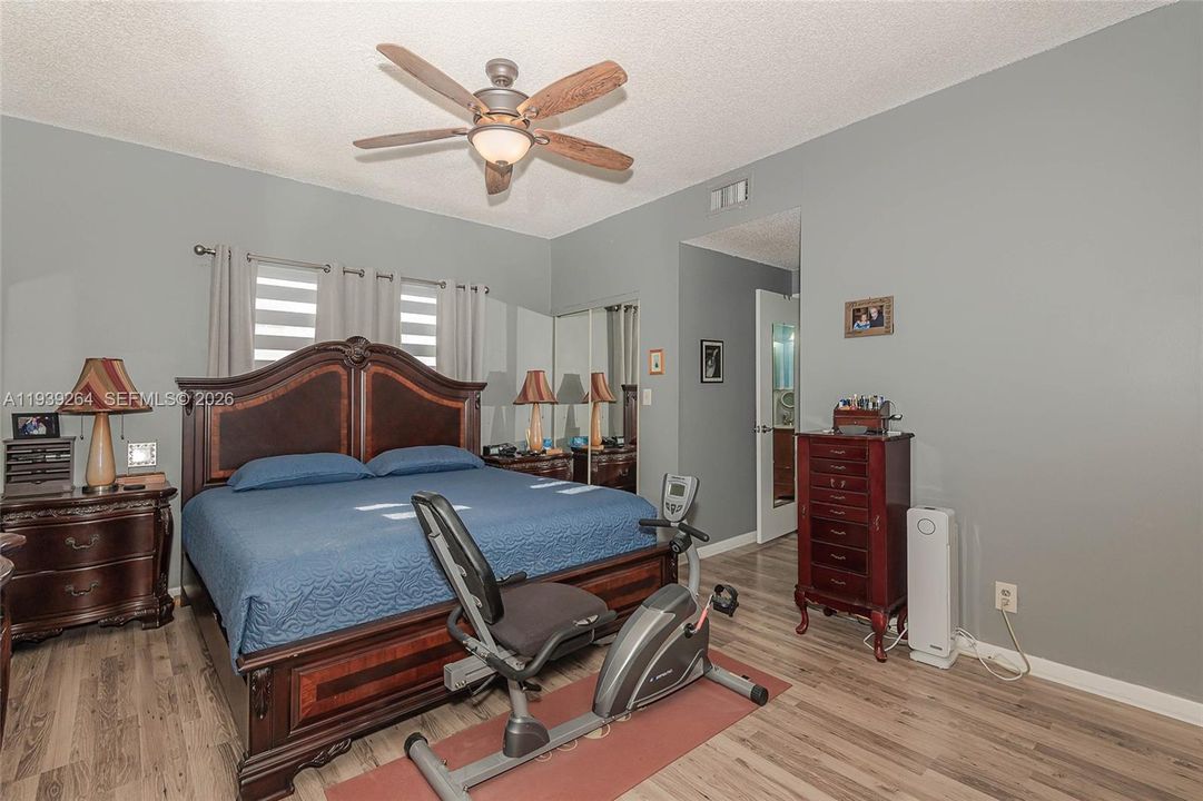 出租: $2,900 (2 贝兹, 2 浴室, 1316 平方英尺)