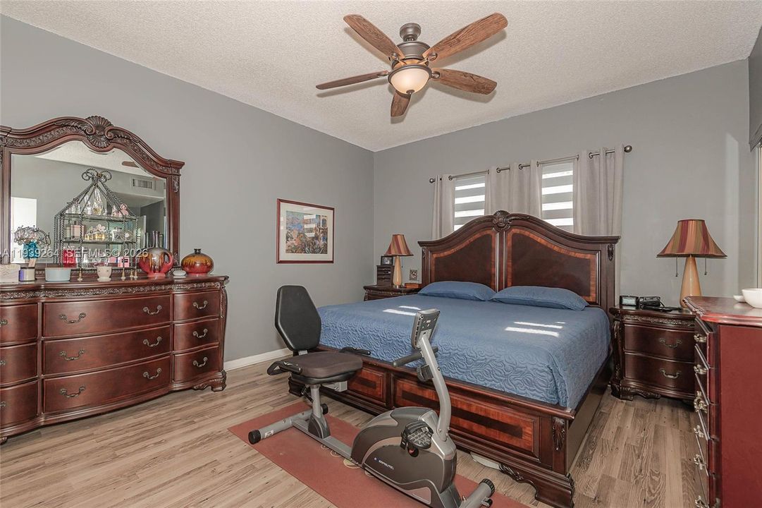 出租: $2,900 (2 贝兹, 2 浴室, 1316 平方英尺)