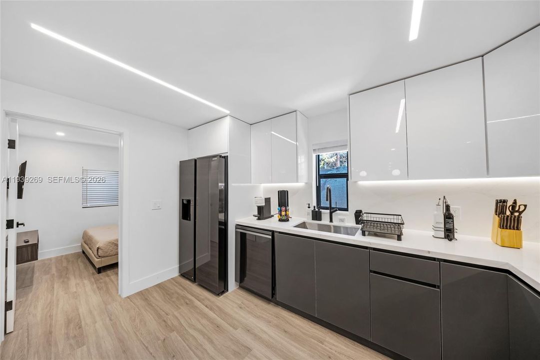 待售: $1,250,000 (5 贝兹, 3 浴室, 1578 平方英尺)