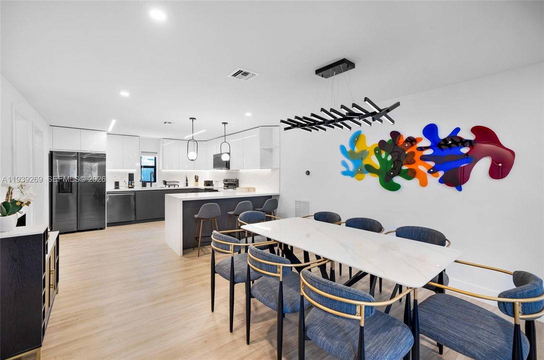 待售: $1,250,000 (5 贝兹, 3 浴室, 1578 平方英尺)