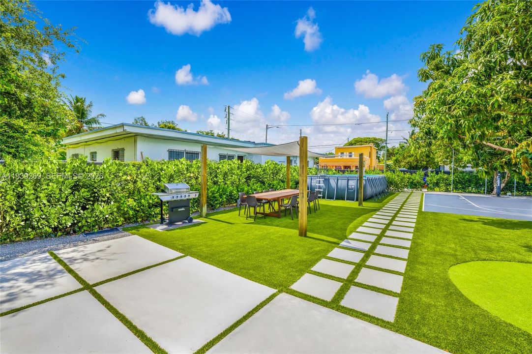 待售: $1,250,000 (5 贝兹, 3 浴室, 1578 平方英尺)