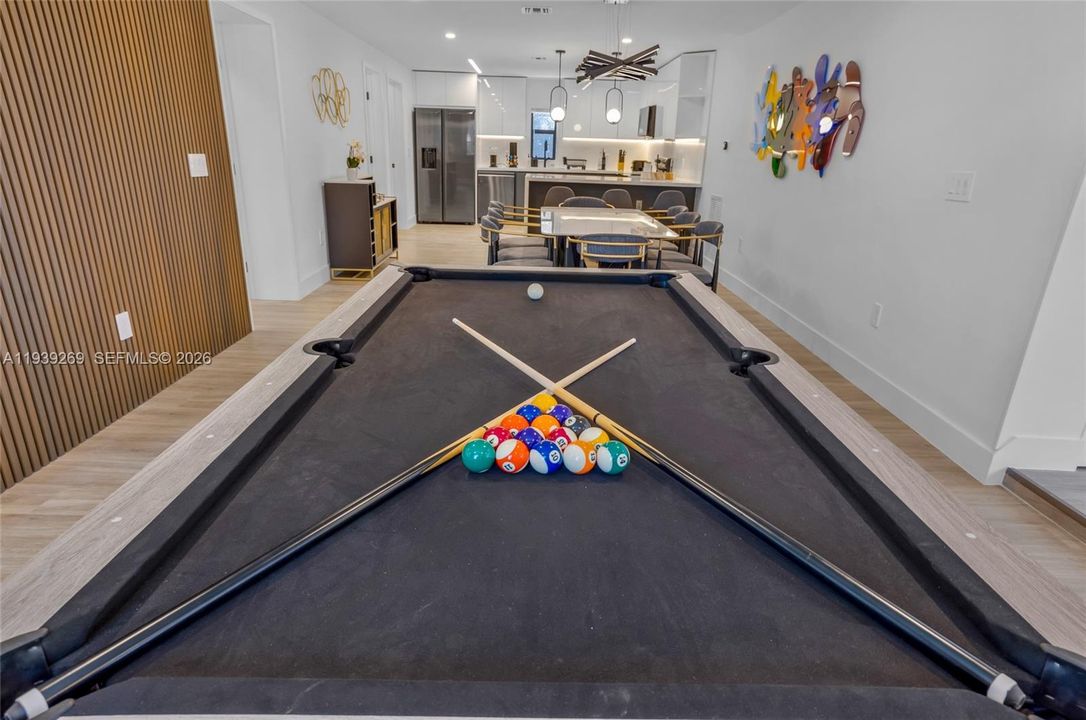 待售: $1,250,000 (5 贝兹, 3 浴室, 1578 平方英尺)