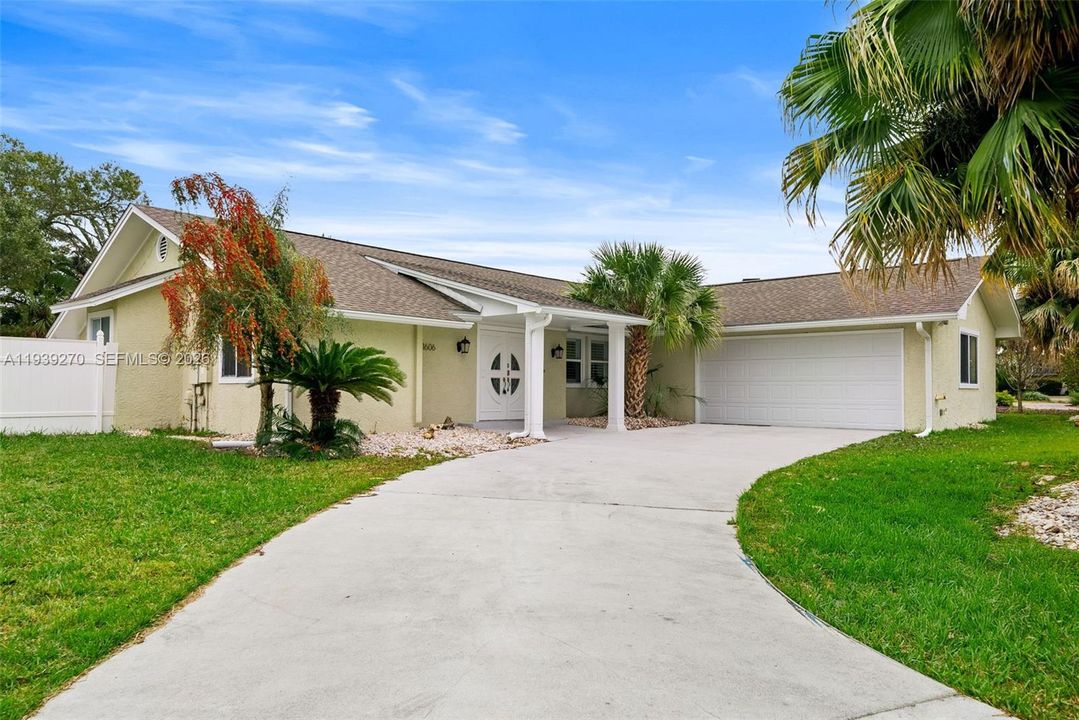 待售: $899,000 (3 贝兹, 2 浴室, 2424 平方英尺)