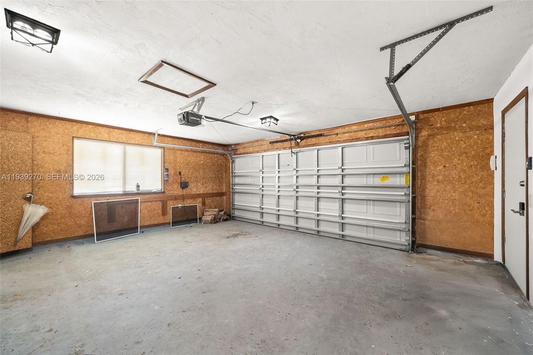 待售: $899,000 (3 贝兹, 2 浴室, 2424 平方英尺)