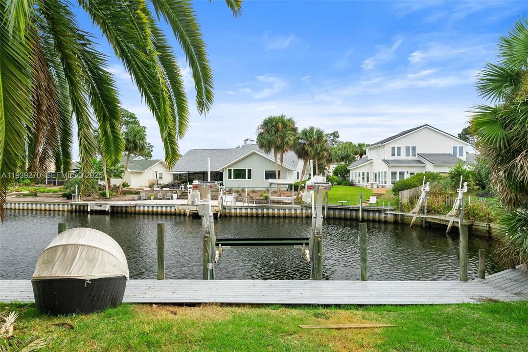 待售: $899,000 (3 贝兹, 2 浴室, 2424 平方英尺)