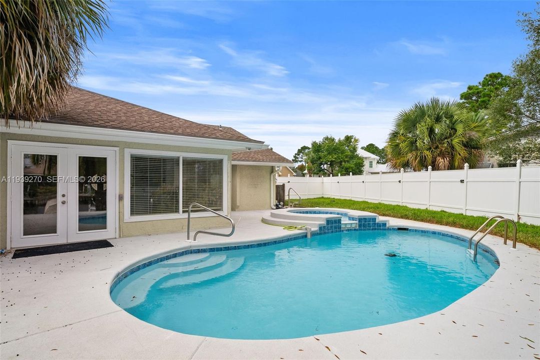 待售: $899,000 (3 贝兹, 2 浴室, 2424 平方英尺)