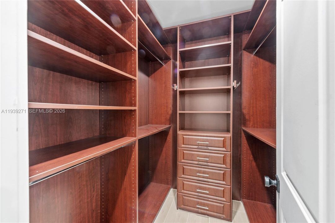 For Sale: $2,250,000 (4 beds, 4 baths, 2931 Square Feet)