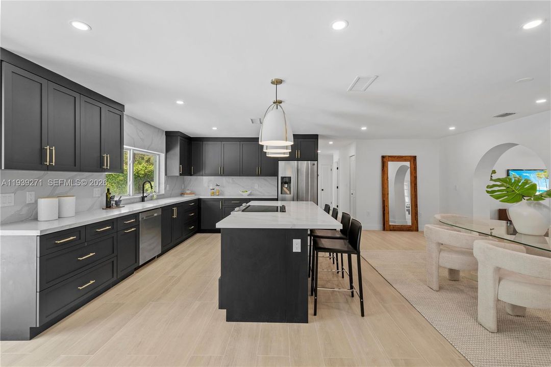 For Sale: $2,250,000 (4 beds, 4 baths, 2931 Square Feet)