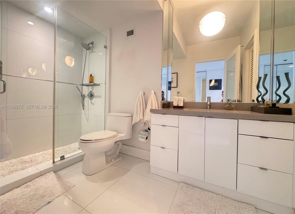 For Sale: $559,000 (0 beds, 1 baths, 550 Square Feet)