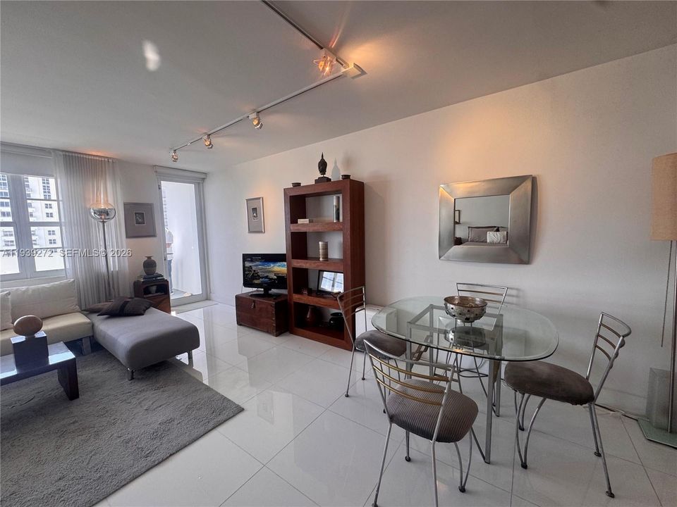 For Sale: $559,000 (0 beds, 1 baths, 550 Square Feet)