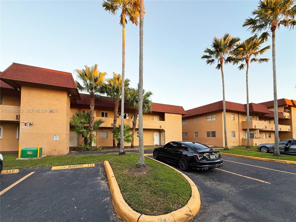 出租: $2,400 (2 贝兹, 2 浴室, 1050 平方英尺)