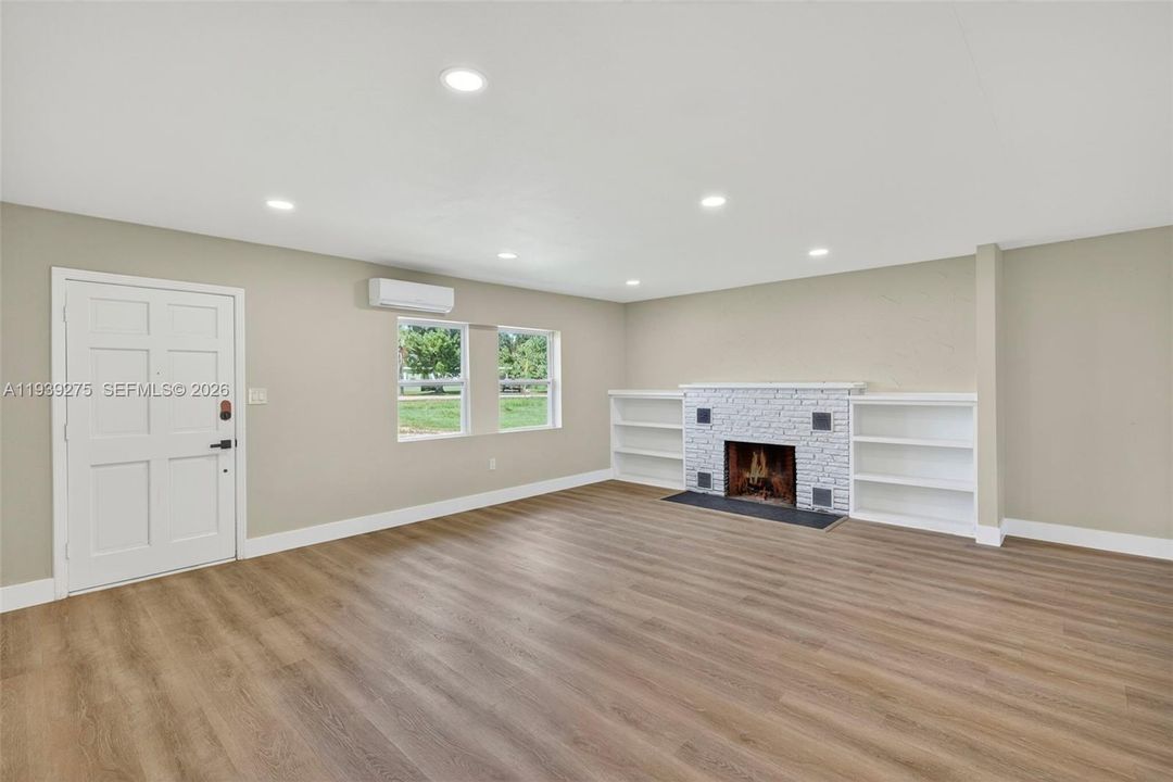 待售: $249,000 (3 贝兹, 2 浴室, 1534 平方英尺)