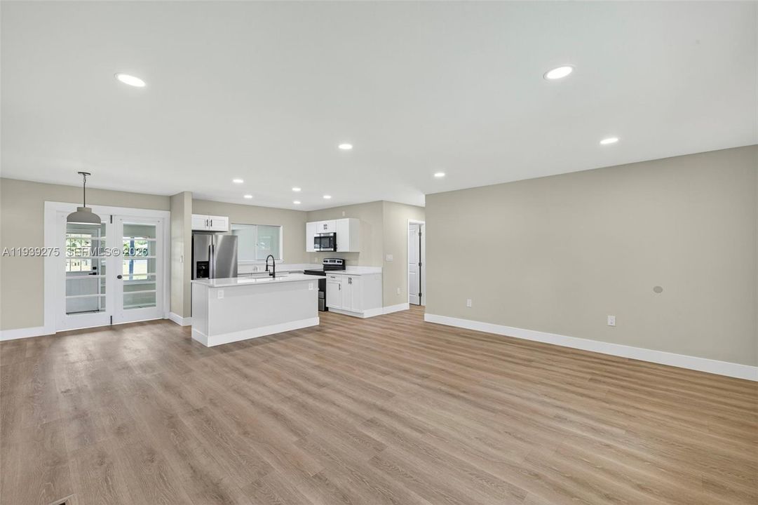 待售: $249,000 (3 贝兹, 2 浴室, 1534 平方英尺)