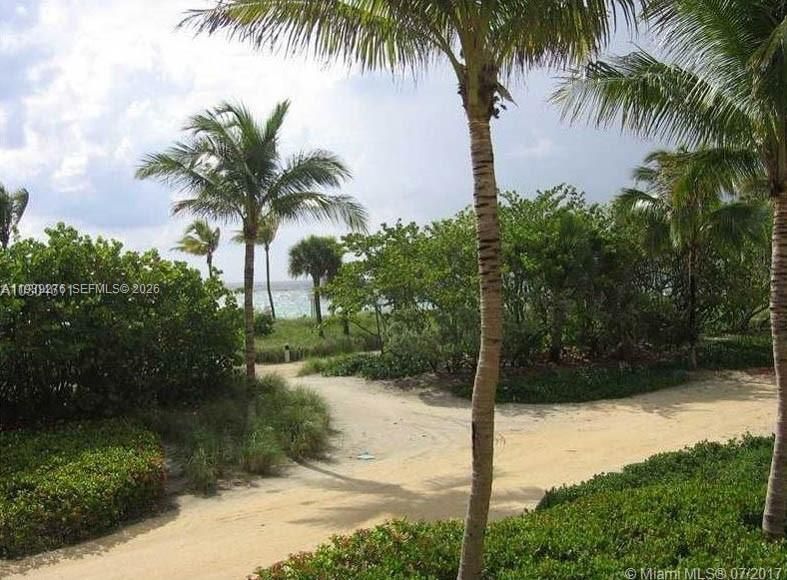 For Rent: $2,500 (1 beds, 1 baths, 1008 Square Feet)