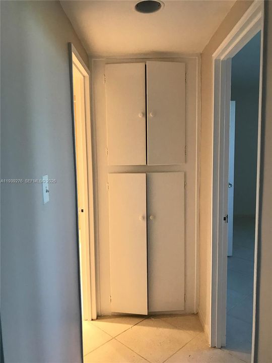 For Rent: $2,500 (1 beds, 1 baths, 1008 Square Feet)