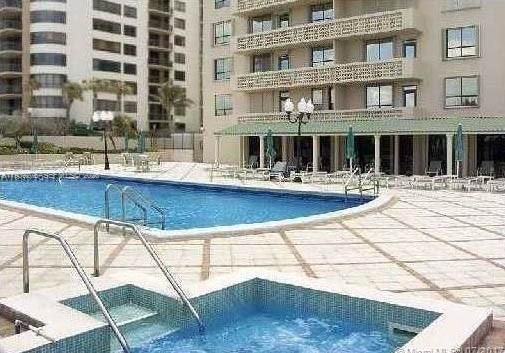 For Rent: $2,500 (1 beds, 1 baths, 1008 Square Feet)