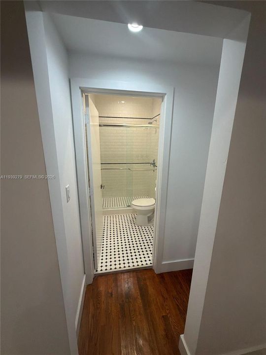 出租: $2,395 (1 贝兹, 1 浴室, 400 平方英尺)