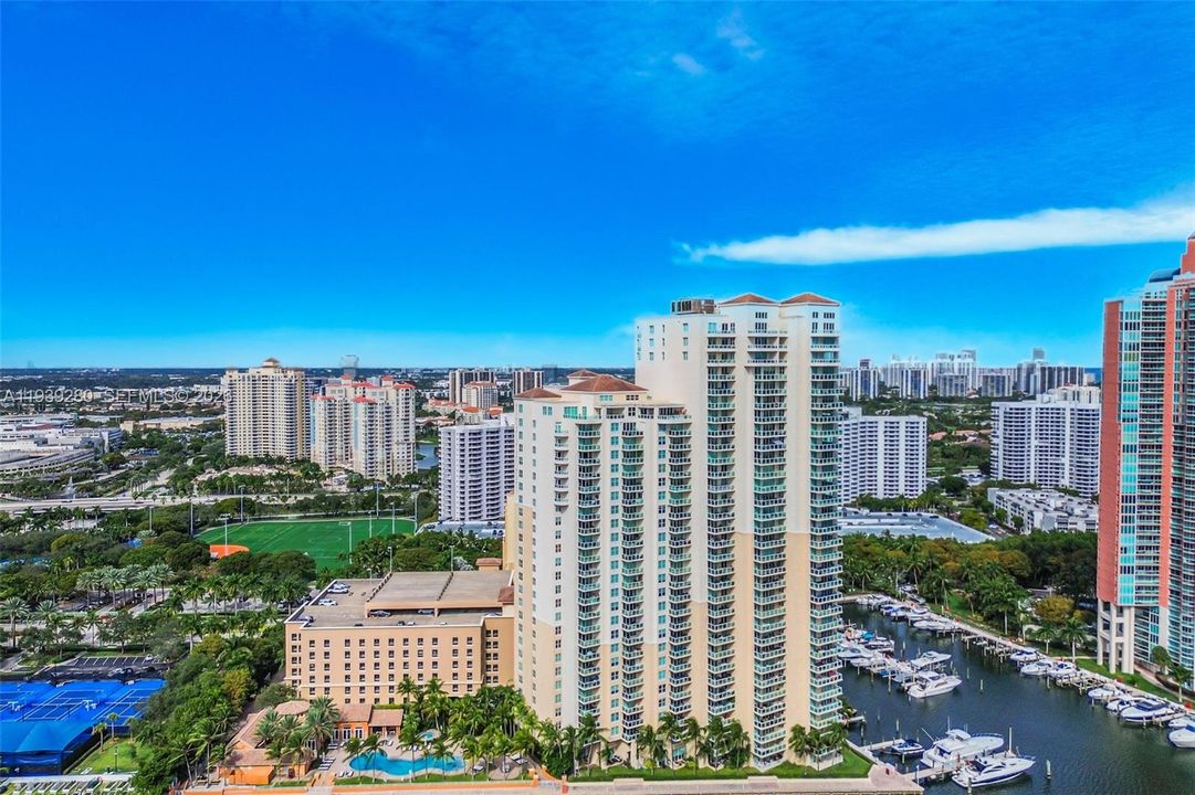 出租: $4,000 (2 贝兹, 2 浴室, 1846 平方英尺)