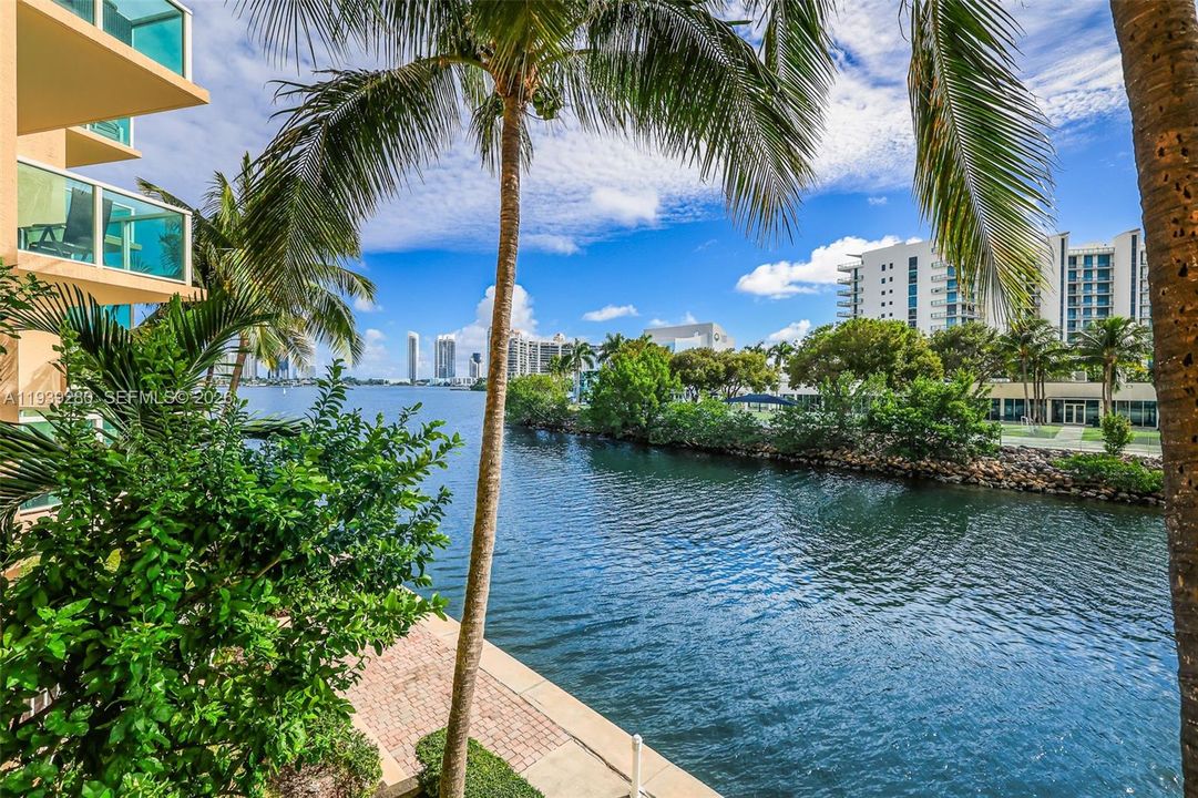 出租: $4,000 (2 贝兹, 2 浴室, 1846 平方英尺)