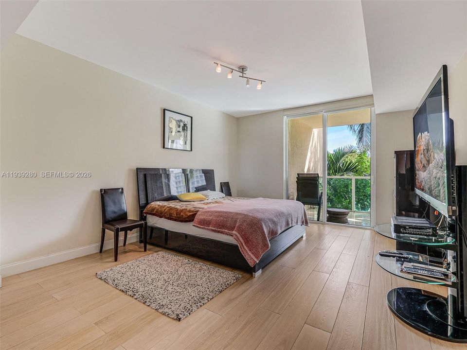 出租: $4,000 (2 贝兹, 2 浴室, 1846 平方英尺)