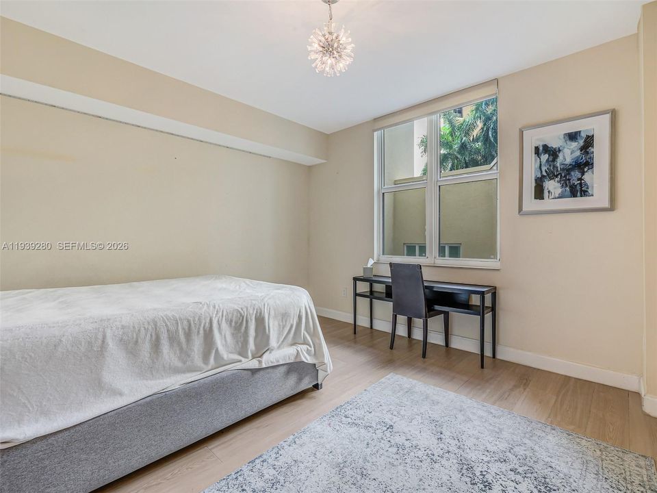 出租: $4,000 (2 贝兹, 2 浴室, 1846 平方英尺)