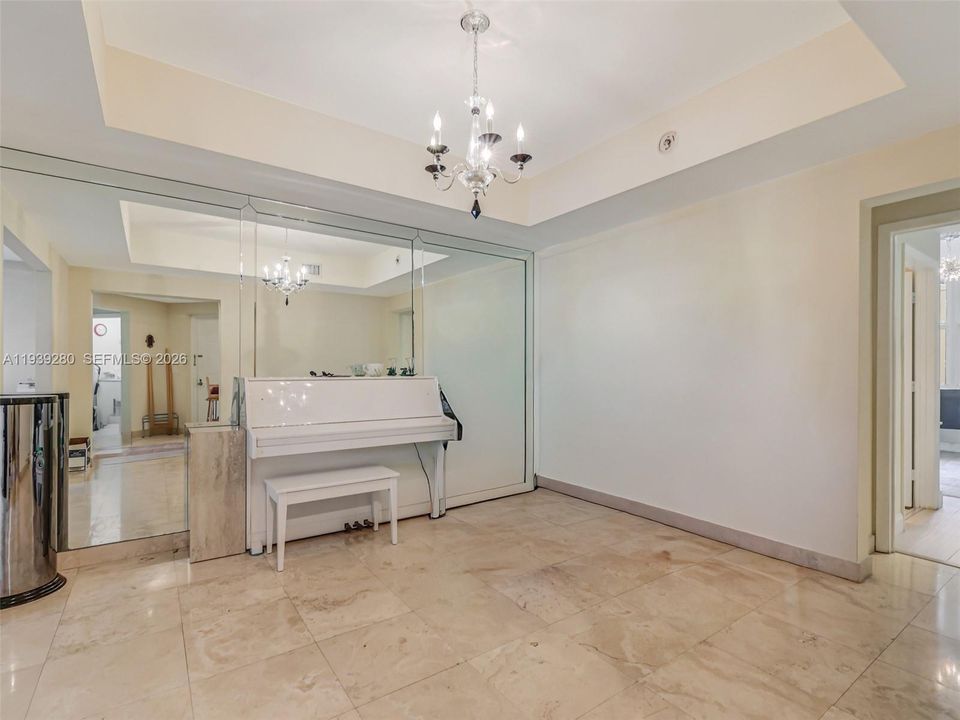 出租: $4,000 (2 贝兹, 2 浴室, 1846 平方英尺)