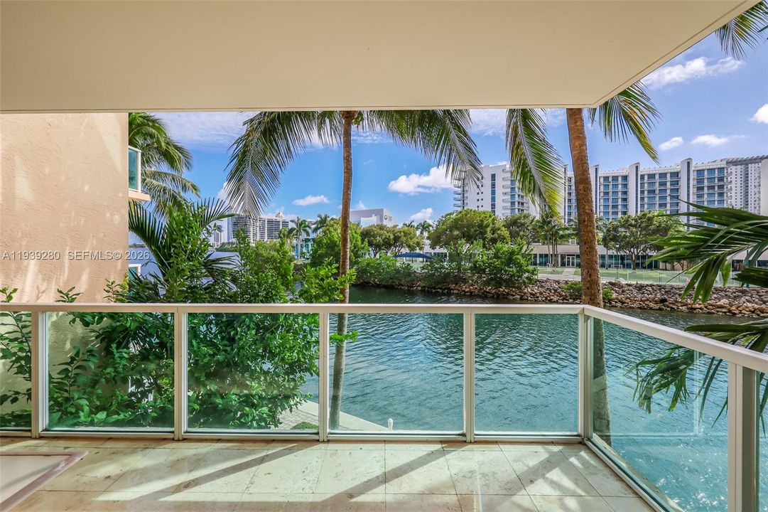 出租: $4,000 (2 贝兹, 2 浴室, 1846 平方英尺)