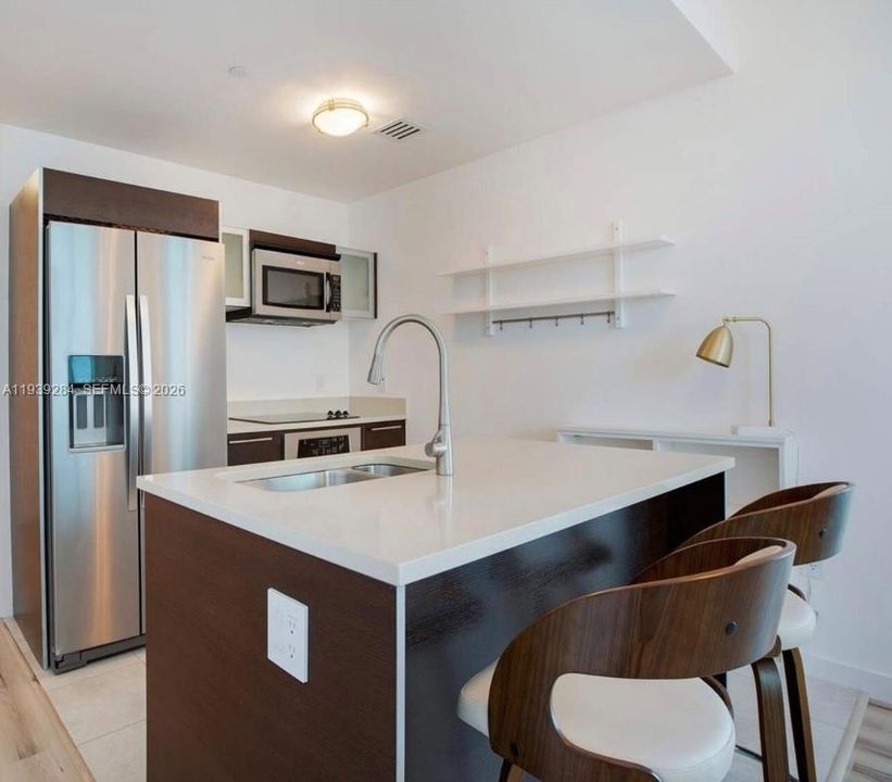 В аренду: $3,200 (1 спален, 1 ванн, 651 Квадратных фут)