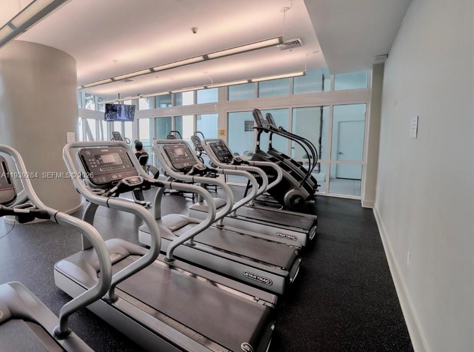 В аренду: $3,200 (1 спален, 1 ванн, 651 Квадратных фут)