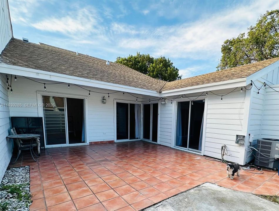 En Renta: $2,500 (2 camas, 2 baños, 979 Pies cuadrados)